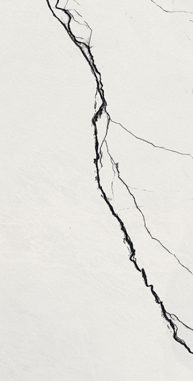 B&W Breach High-Glossy 12 x 24